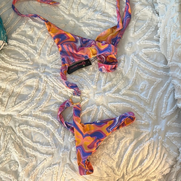 Berry beachy one piece - Picture 2 of 6